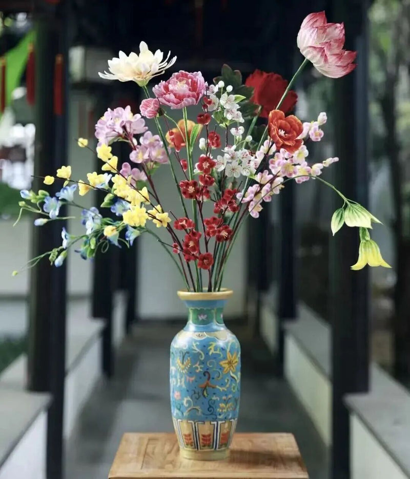 Two Cities, One Flower: The Nanjing–Beijing Divide in Ronghua