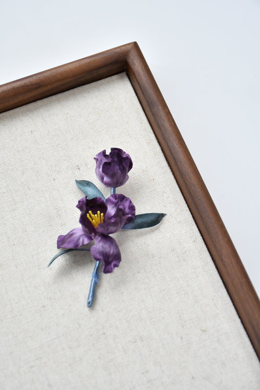 Iris Velvet Flower Brooch II craft detail